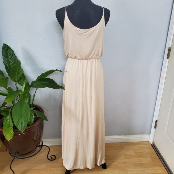 Dress - Picture 3 of 6